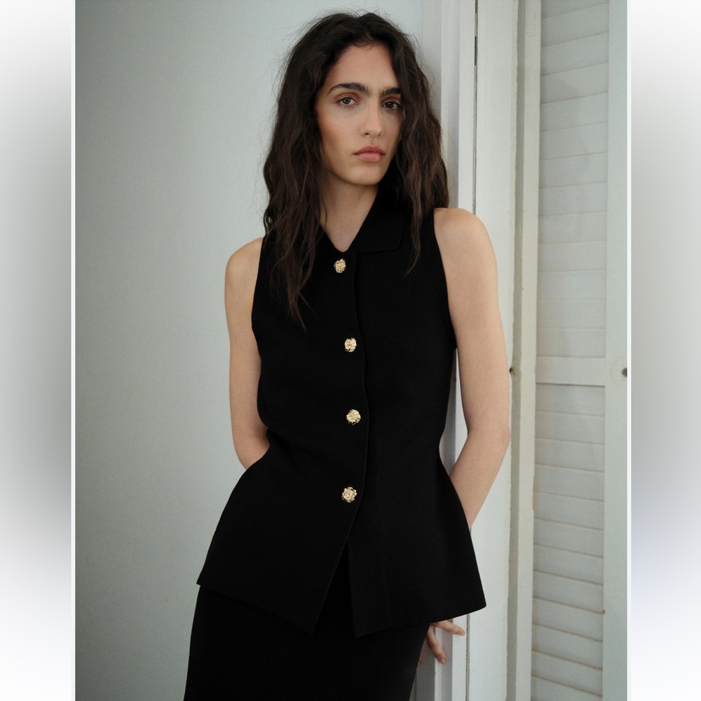 MANGO KNITTED VEST WITH JEWEL BUTTONS